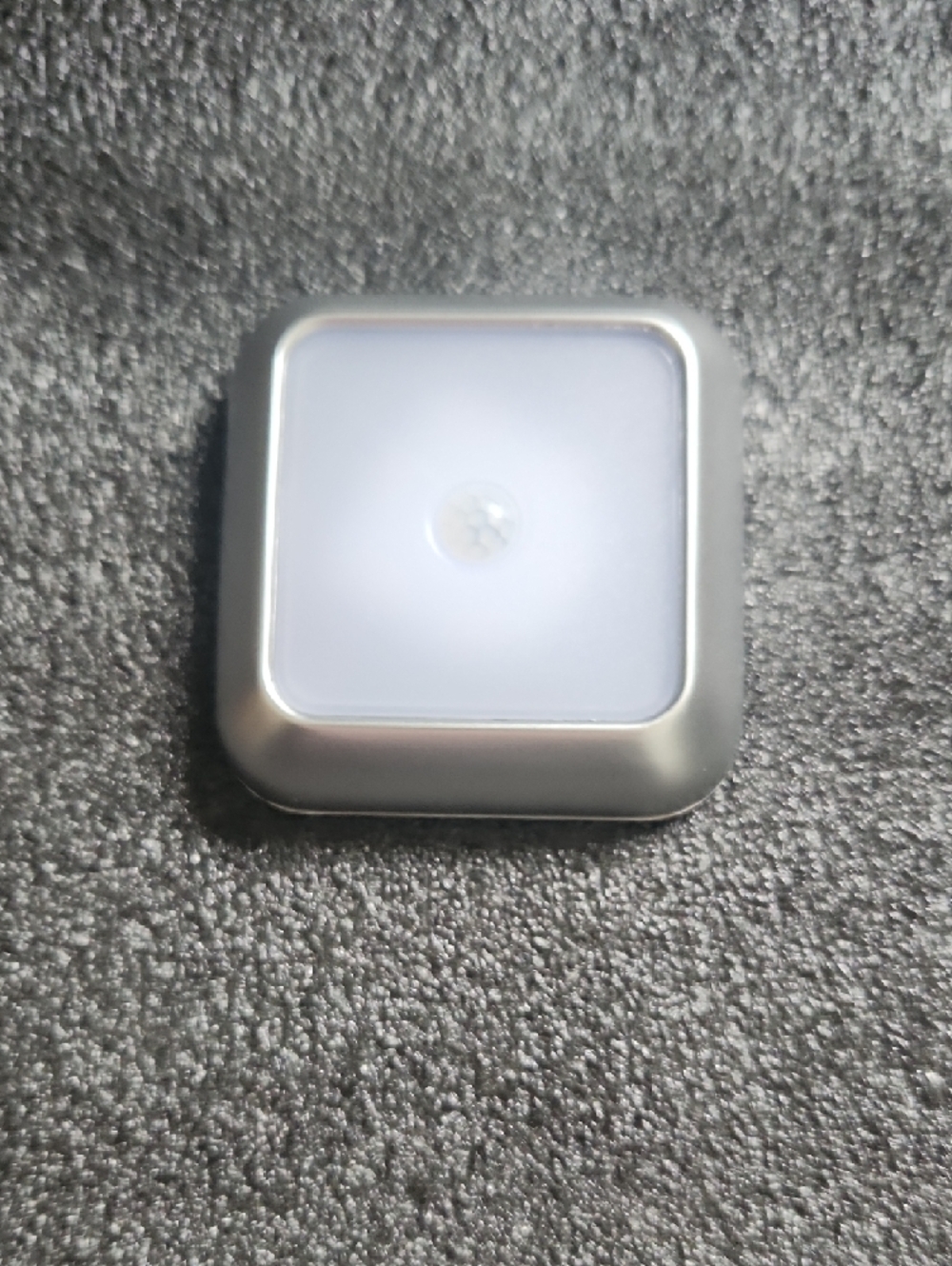 White Motion Sensor LED Night Light - Unbranded - Picture 5 of 6